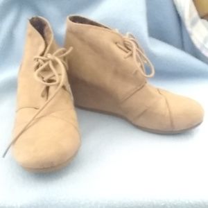 City classified wedge booties 7.5